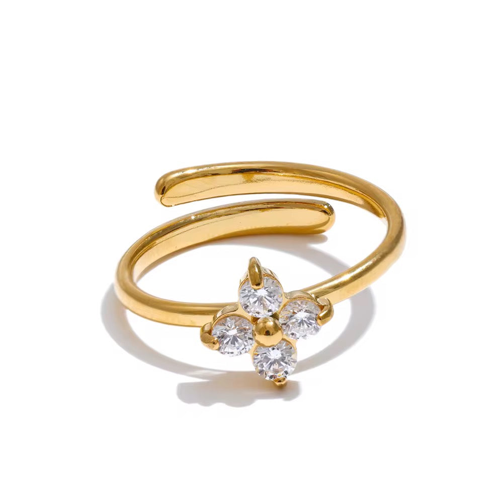 Clover Ring